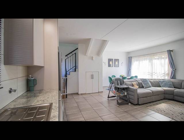 2 BEDROOM APARTMENT FOR SALE IN GREENSTONE HILL